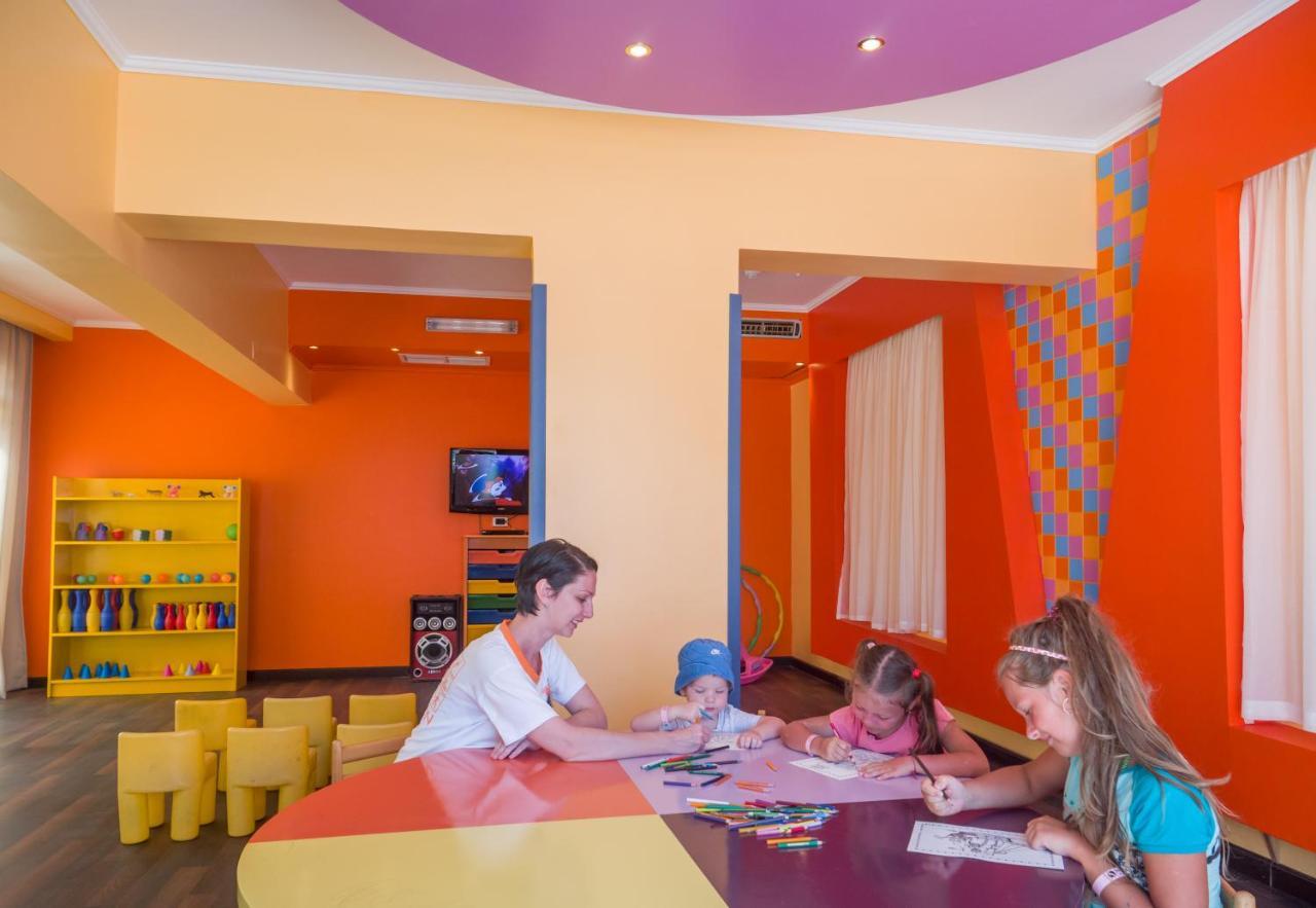 Курортный комплекс Sunny Days Palma De Mirette & 4*